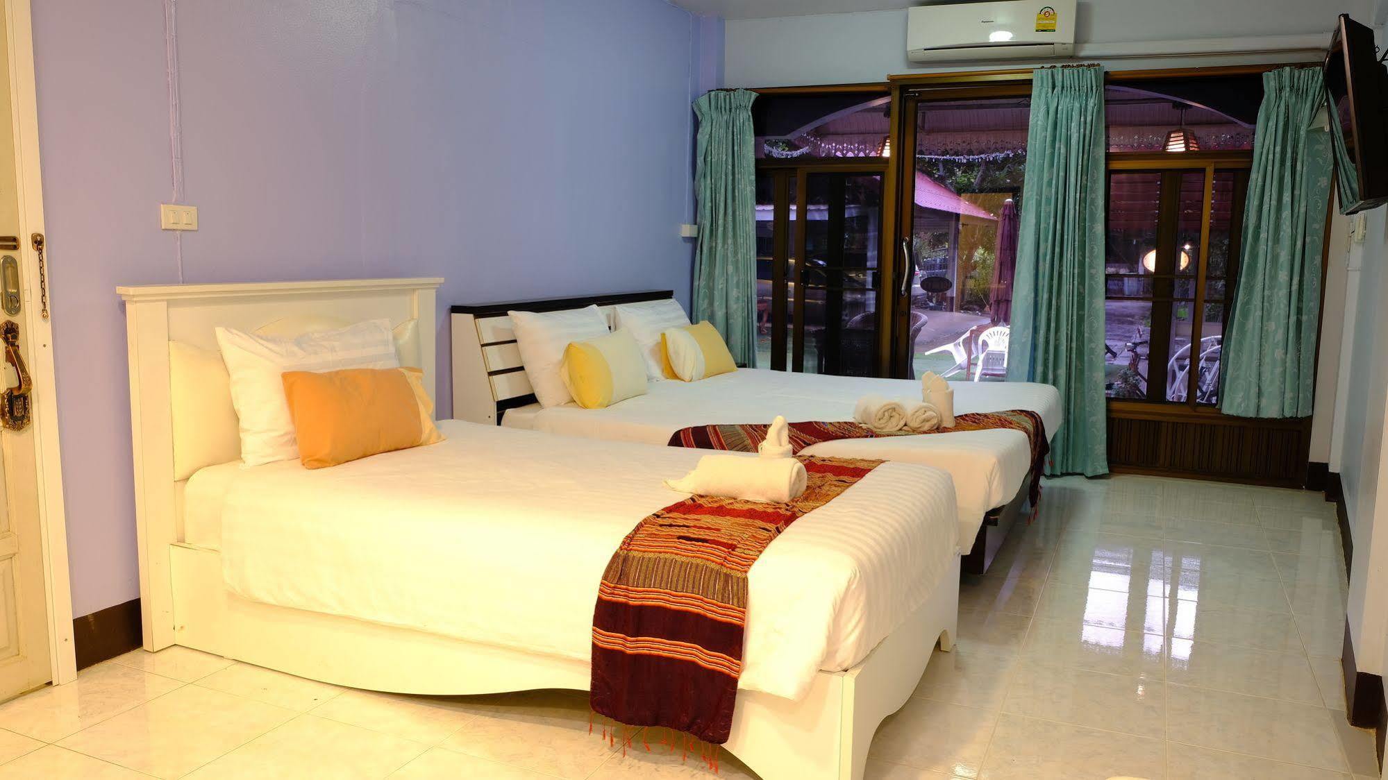 Baan Issara Boutique Hotel Nan Esterno foto