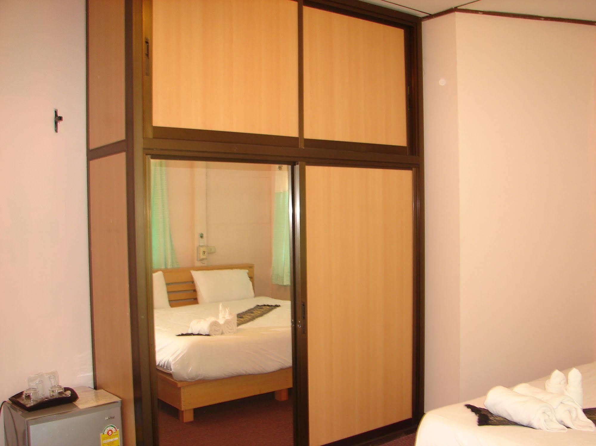 Baan Issara Boutique Hotel Nan Esterno foto