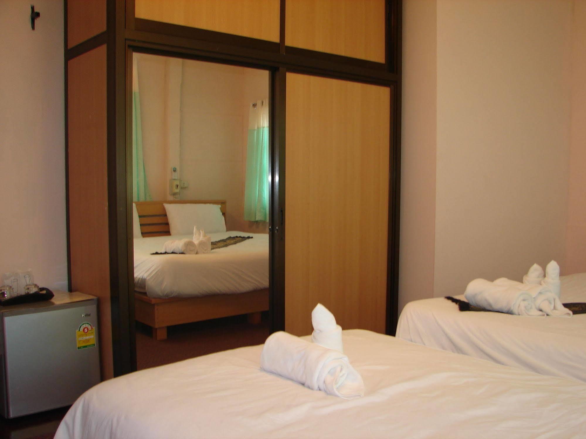 Baan Issara Boutique Hotel Nan Esterno foto